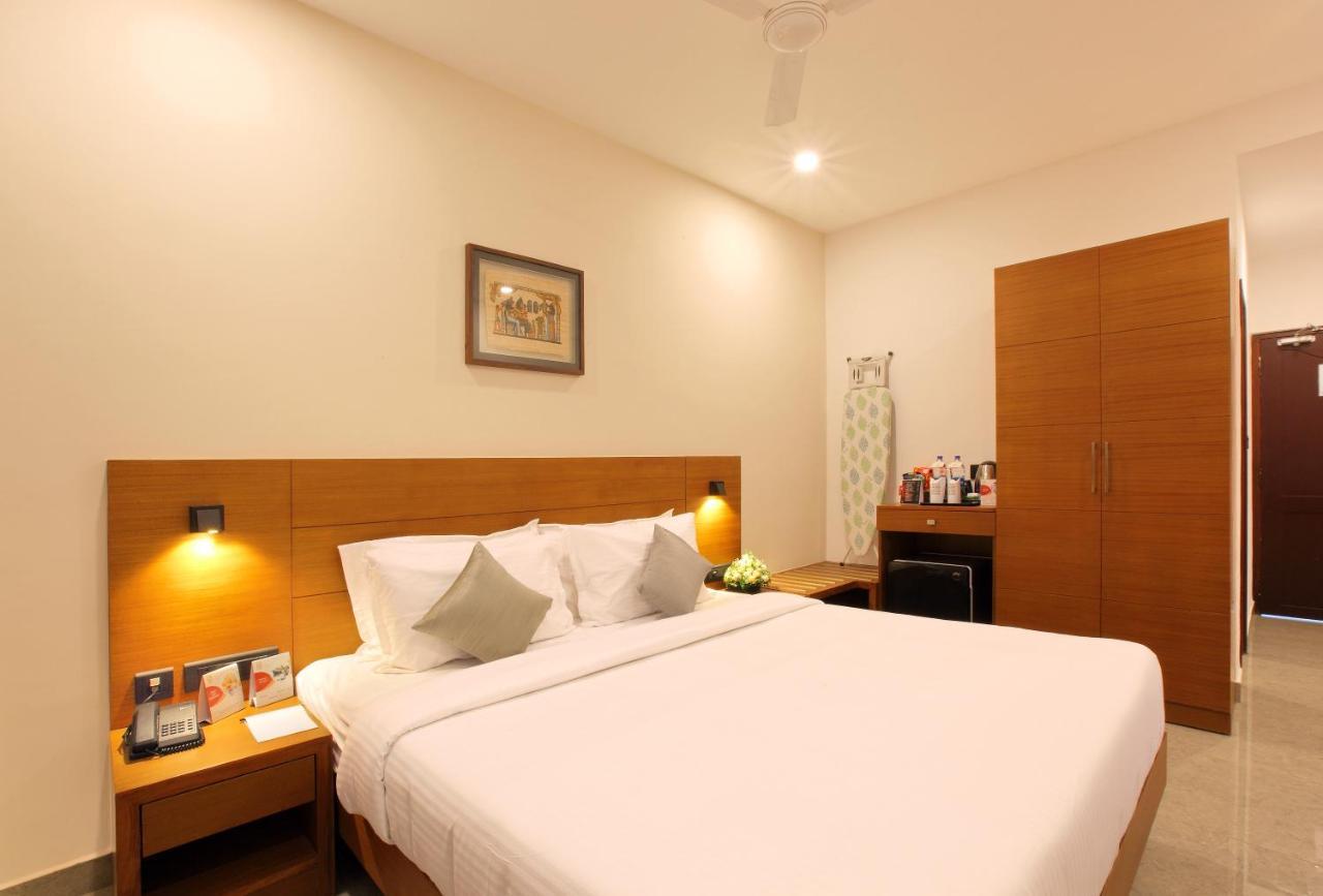 Hotel Prince Kāladi Dış mekan fotoğraf