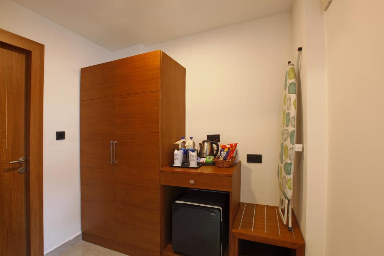 Hotel Prince Kāladi Dış mekan fotoğraf