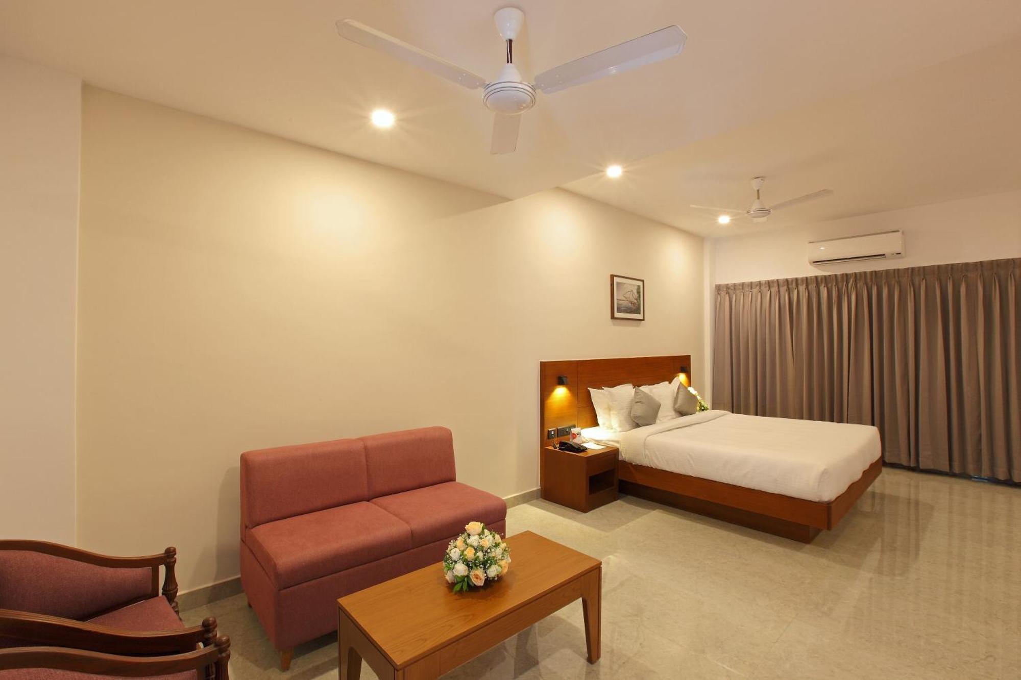 Hotel Prince Kāladi Dış mekan fotoğraf