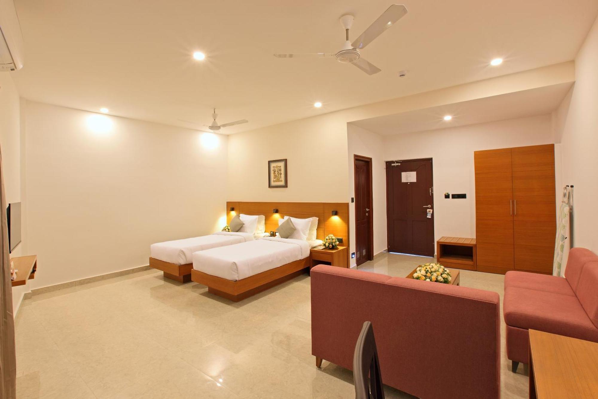 Hotel Prince Kāladi Dış mekan fotoğraf