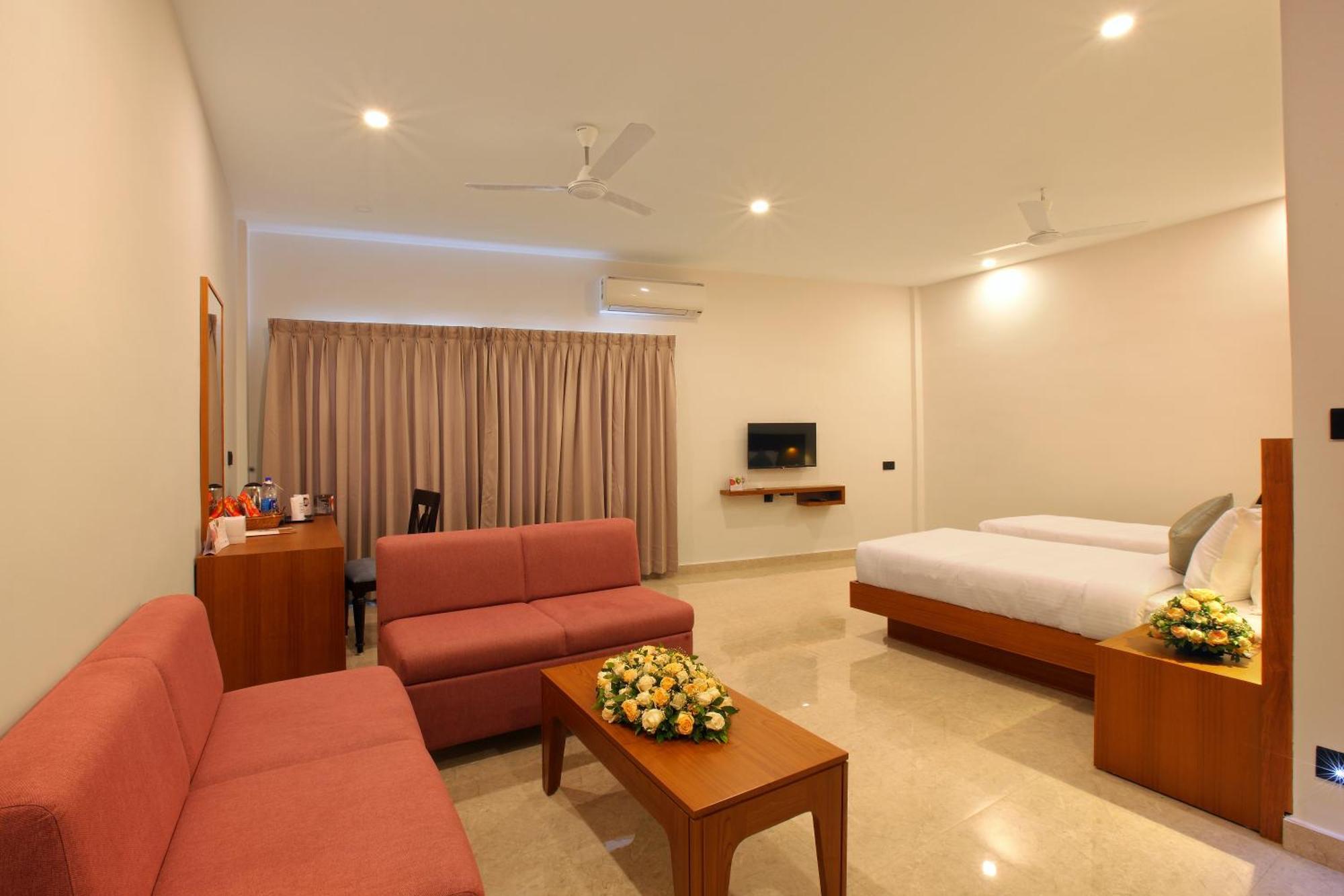 Hotel Prince Kāladi Dış mekan fotoğraf