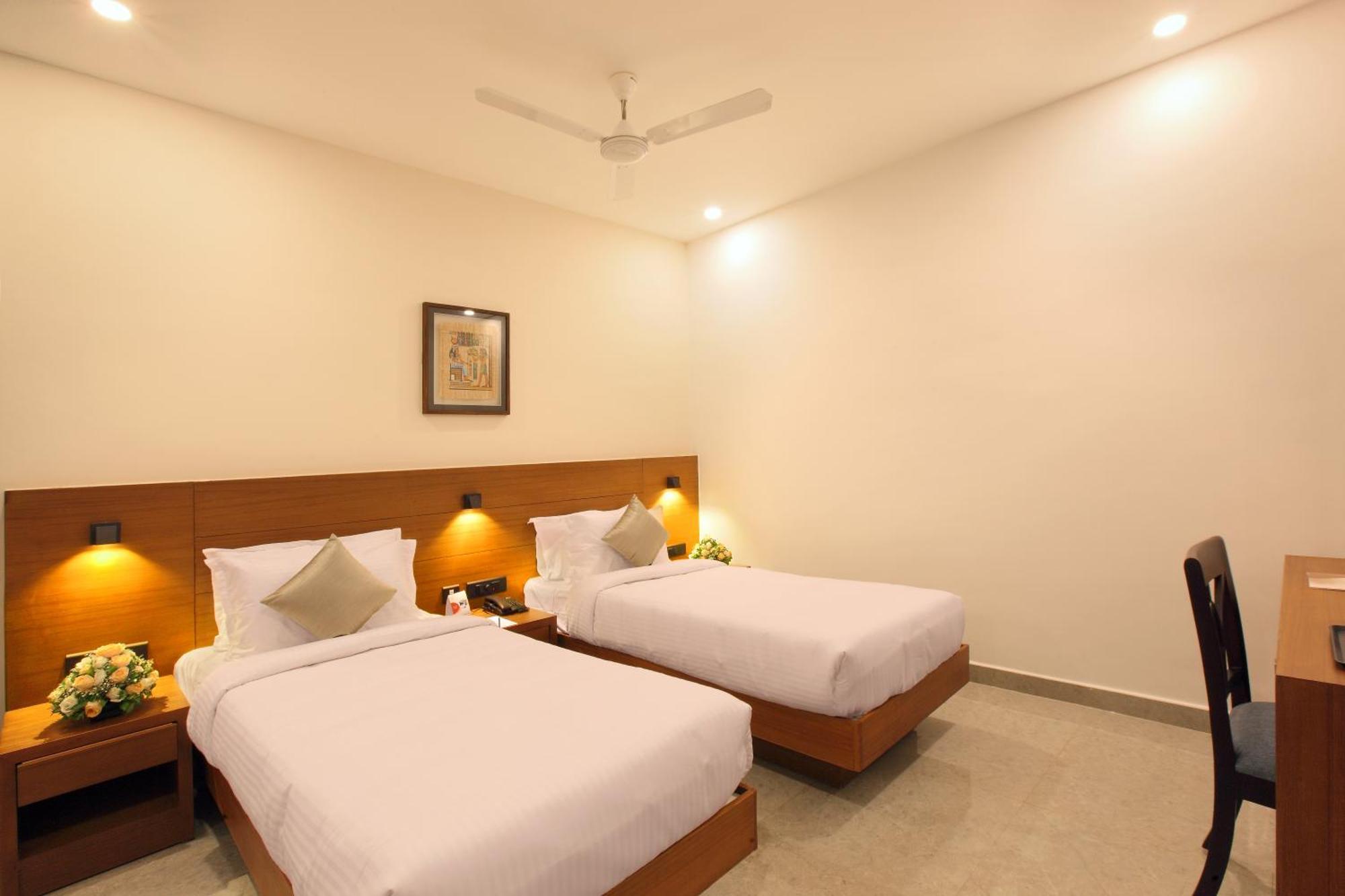 Hotel Prince Kāladi Dış mekan fotoğraf