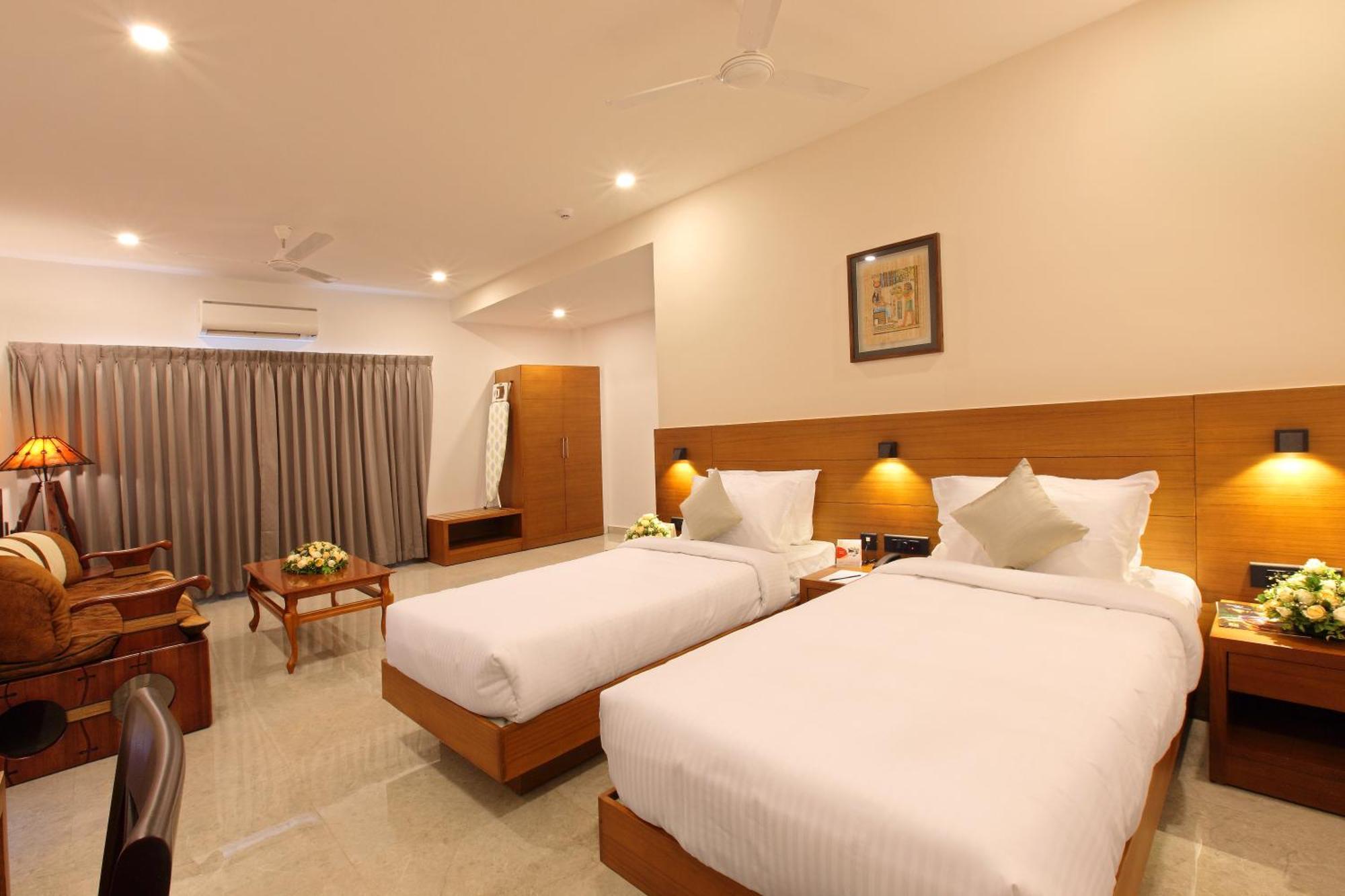 Hotel Prince Kāladi Dış mekan fotoğraf